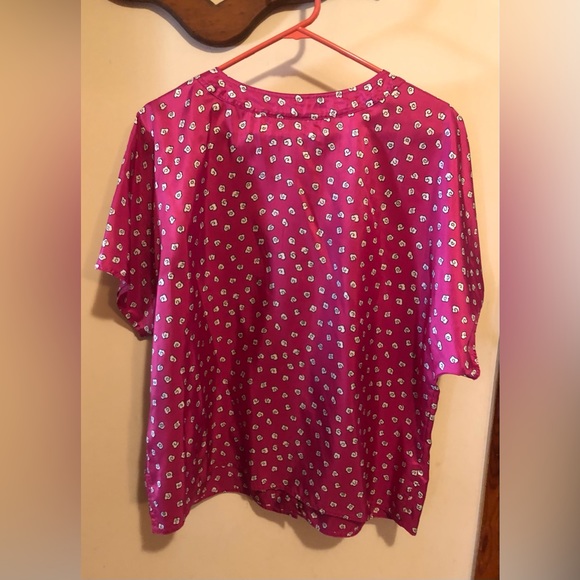 Ladies top - Picture 3 of 3